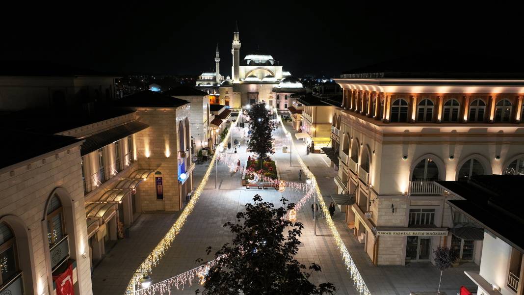 Konya bayrama hazır! Tarihi sokaklar yeniden ışıl ışıl 5